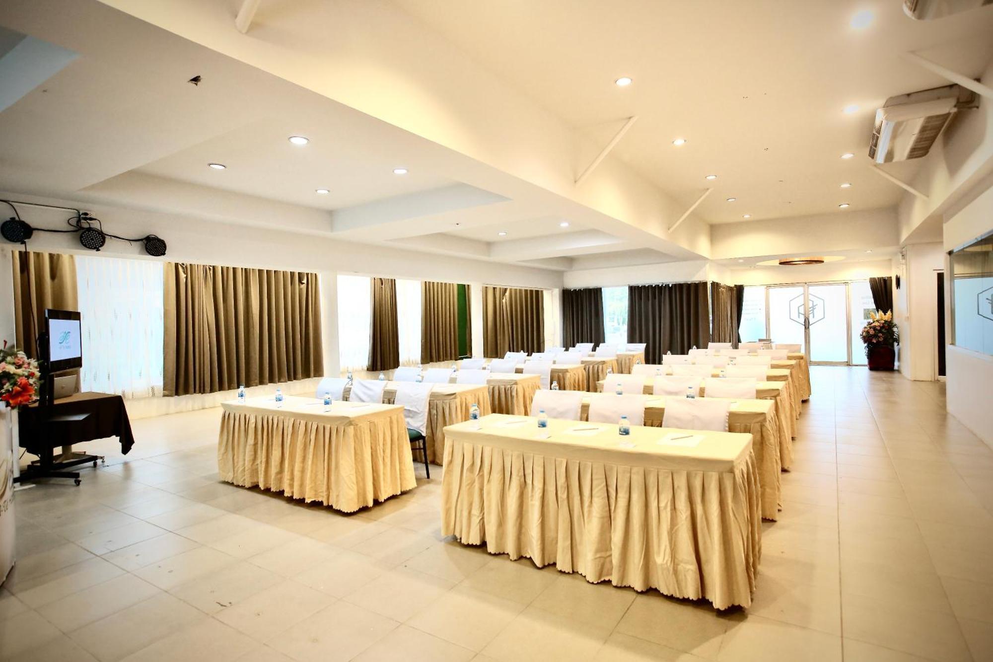 A-Te Chumphon Hotel - Sha Plus Εξωτερικό φωτογραφία